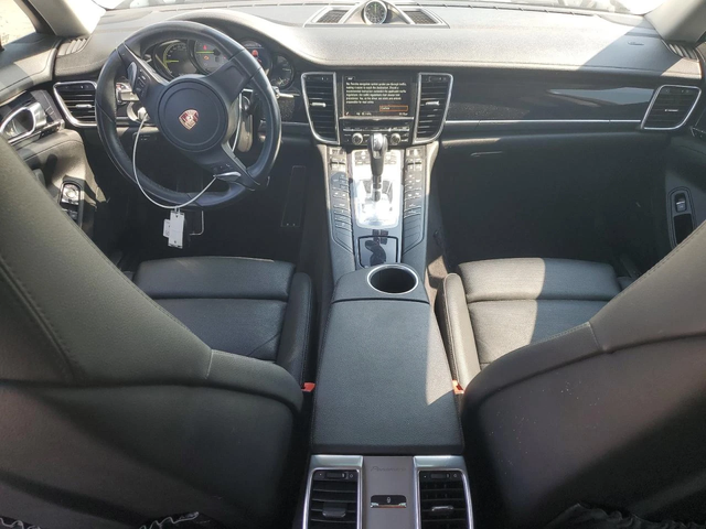 Porsche Panamera 3.0* HYBRID* РЕАЛНИ КМ! - автомобили, коли, обяви за нови и употребявани 6