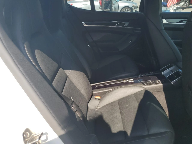 Porsche Panamera 3.0* HYBRID* РЕАЛНИ КМ! - автомобили, коли, обяви за нови и употребявани 8