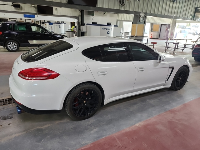 Porsche Panamera 3L 6cyl AWD - автомобили, коли, обяви за нови и употребявани 2