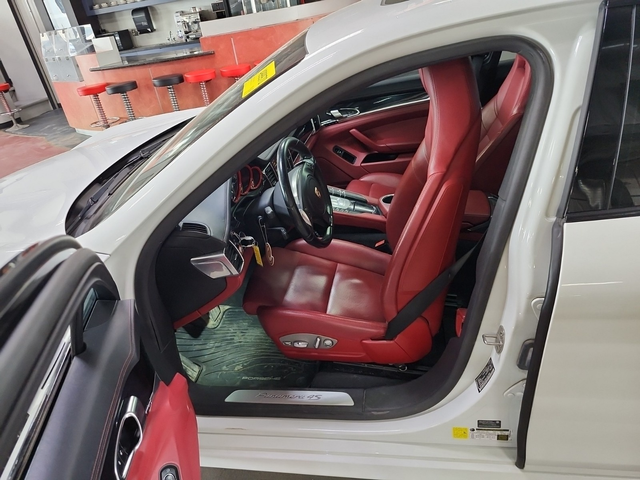 Porsche Panamera 3L 6cyl AWD - автомобили, коли, обяви за нови и употребявани 4
