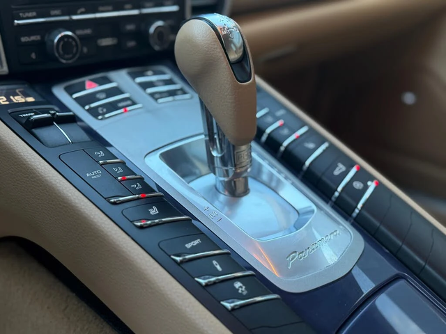 Porsche Panamera * АвтоКредит * (ЦЕНА ДО БГ) - автомобили, коли, обяви за нови и употребявани 6