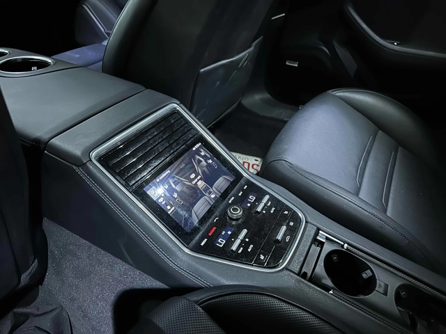 Porsche Panamera 4S * ОБДУХВАНЕ * ПАНОРАМА * CARFAX - автомобили, коли, обяви за нови и употребявани 11