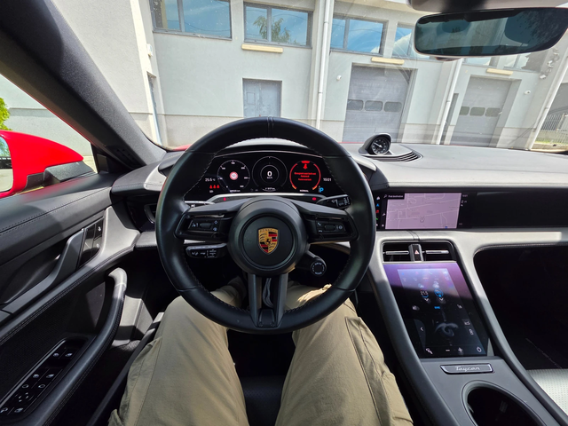 Porsche Taycan 4S Performance Plus в гаранция! - автомобили, коли, обяви за нови и употребявани 6