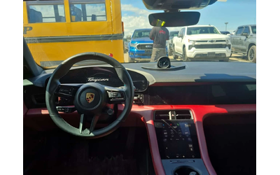 Porsche Taycan 4S| ОБДУХВАНЕ| ПАМЕТ| ПАНОРАМА| 2 КЛЮЧА| - автомобили, коли, обяви за нови и употребявани 7