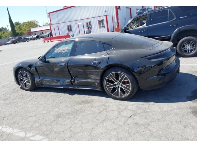 Porsche Taycan 4S / SPORT CHRONO - автомобили, коли, обяви за нови и употребявани 12