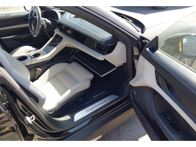Porsche Taycan 4S / SPORT CHRONO - автомобили, коли, обяви за нови и употребявани 4