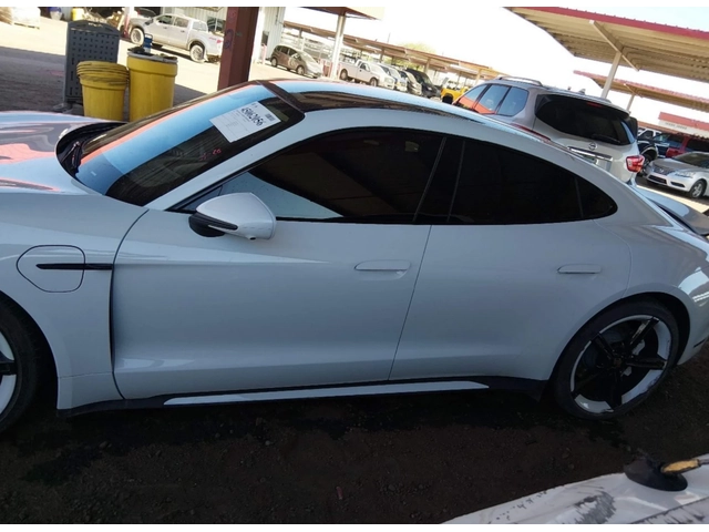 Porsche Taycan TURBO S* - автомобили, коли, обяви за нови и употребявани 13