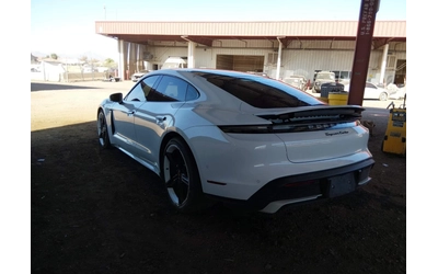 porsche-taycan - 2
