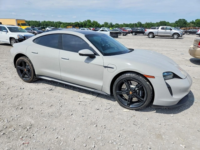 Porsche Taycan 4S* BOSE* ПОДГРЕВ* ОБДУХВАНЕ* ПАНОРАМА* - автомобили, коли, обяви за нови и употребявани 0