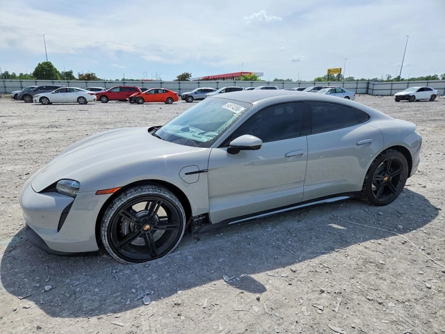 Porsche Taycan 4S* BOSE* ПОДГРЕВ* ОБДУХВАНЕ* ПАНОРАМА* - автомобили, коли, обяви за нови и употребявани 1
