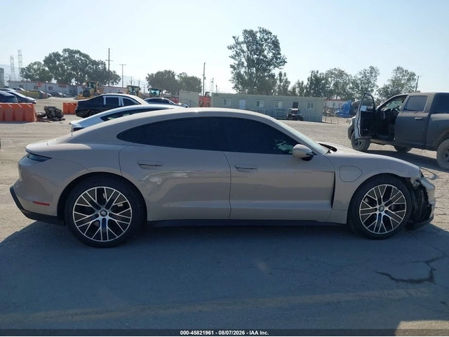 Porsche Taycan - автомобили, коли, обяви за нови и употребявани 10