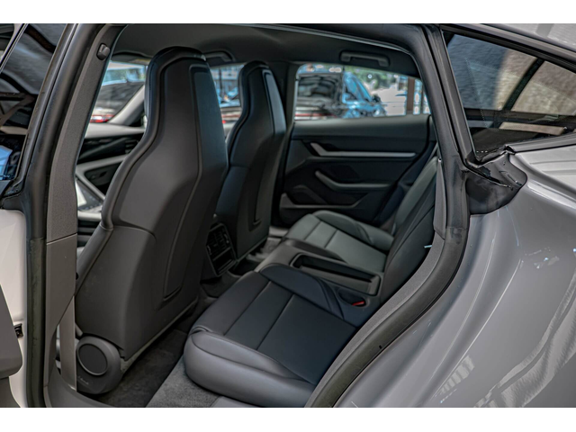 Porsche Taycan Performance/Подгрев/PASM/Амбиент/Мемори - автомобили, коли, обяви за нови и употребявани 7