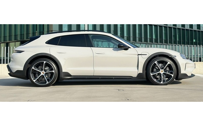 porsche-taycan-taycan-4-cross-turismo - 3