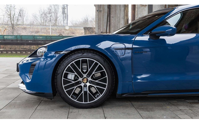 porsche-taycan-taycan-turbo-sport-chrono - 2