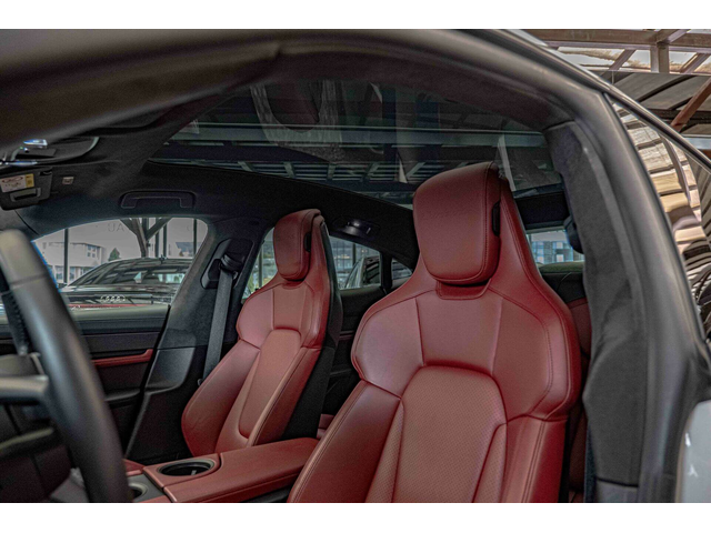 Porsche Taycan Turbo S/PDCC Sport/PDLS+/PCCB/Chrono/Carbon/Burm./Pano. - автомобили, коли, обяви за нови и употребявани 10