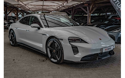 porsche-taycan-turbo-s-pdcc-sport-pdls-pccb-chrono-carbon-burm-pano - 2