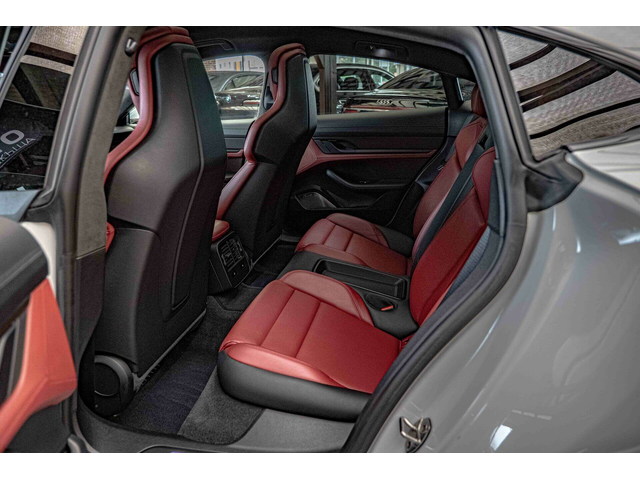 Porsche Taycan Turbo S/PDCC Sport/PDLS+/PCCB/Chrono/Carbon/Burm./Pano. - автомобили, коли, обяви за нови и употребявани 8