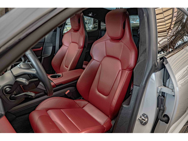 Porsche Taycan Turbo S/PDCC Sport/PDLS+/PCCB/Chrono/Carbon/Burm./Pano. - автомобили, коли, обяви за нови и употребявани 9