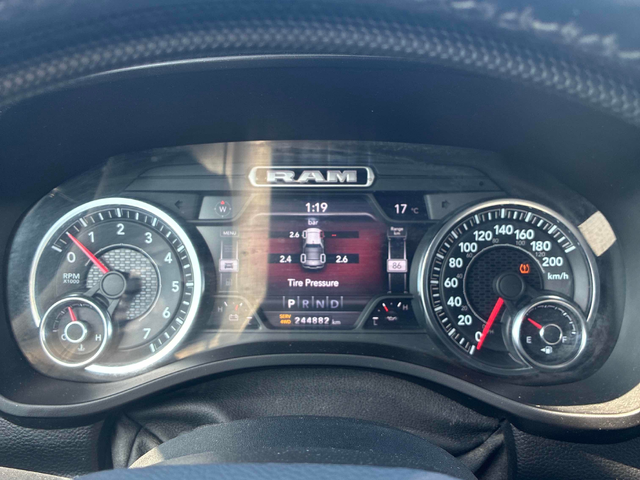 RAM 1500 5.7L 8cyl 4WD - автомобили, коли, обяви за нови и употребявани 7
