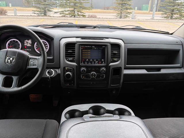 RAM 1500 CLASSIC 5.7L 8cyl 4WD - автомобили, коли, обяви за нови и употребявани 8