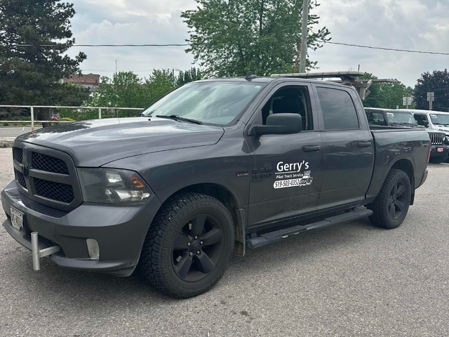 RAM 1500 CLASSIC 5.7L 8cyl 4WD - автомобили, коли, обяви за нови и употребявани 0