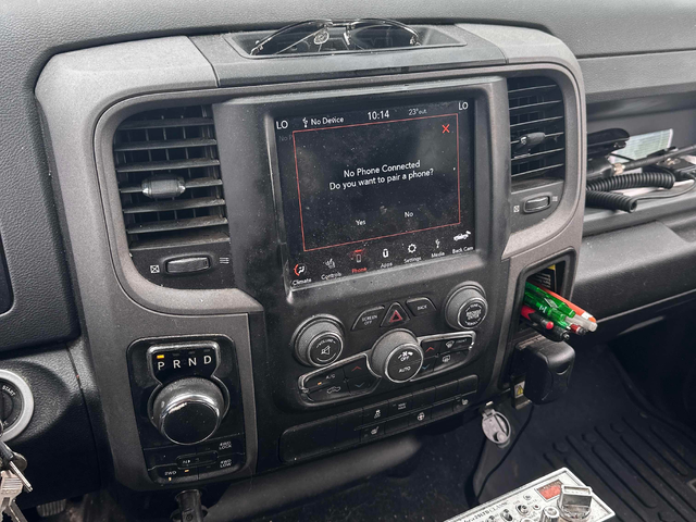 RAM 1500 CLASSIC 5.7L 8cyl 4WD - автомобили, коли, обяви за нови и употребявани 8