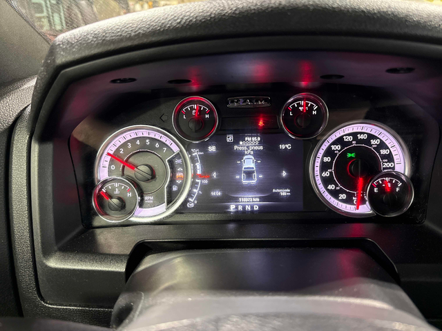 RAM 1500 CLASSIC 5.7L 8cyl 4WD - автомобили, коли, обяви за нови и употребявани 7