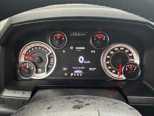 RAM RAM 1500 5.7L 8cyl 4WD - автомобили, коли, обяви за нови и употребявани 7