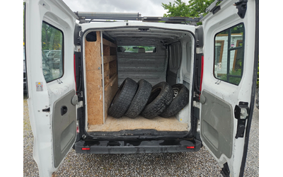 Renault 30 Renault Trafic 2.0tdi/115k.c - автомобили, коли, обяви за нови и употребявани 12