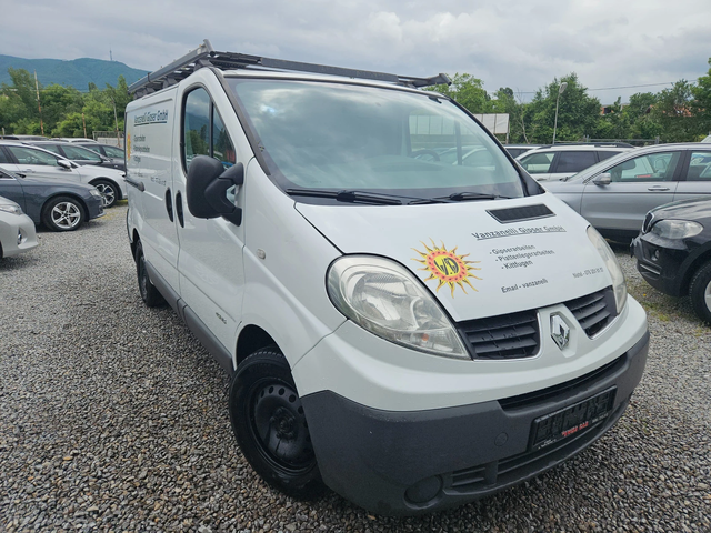 Renault 30 Renault Trafic 2.0tdi/115k.c - автомобили, коли, обяви за нови и употребявани 1