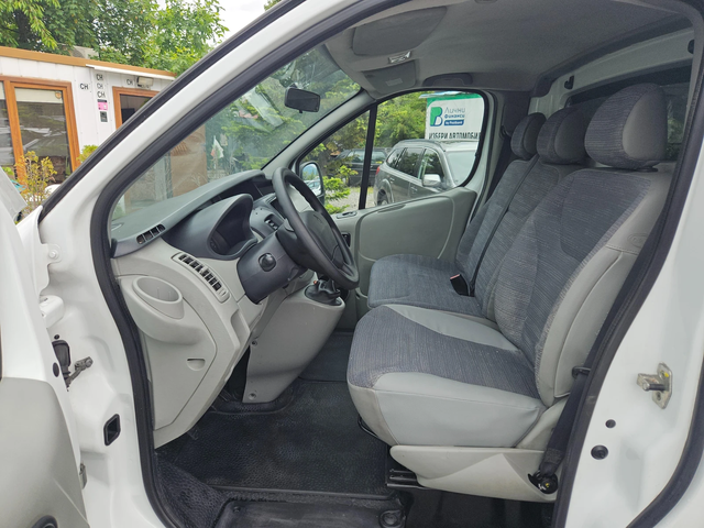 Renault 30 Renault Trafic 2.0tdi/115k.c - автомобили, коли, обяви за нови и употребявани 7