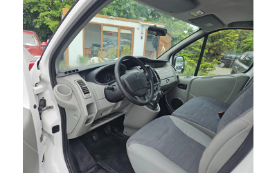 Renault 30 Renault Trafic 2.0tdi/115k.c - автомобили, коли, обяви за нови и употребявани 9