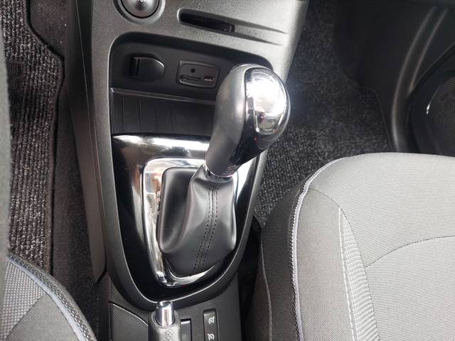 Renault Captur 1, 2i AUTOMATIC - автомобили, коли, обяви за нови и употребявани 8