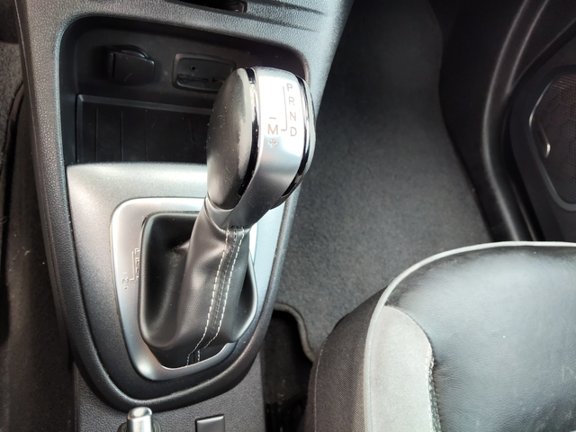 Renault Captur 1, 5d BOSE AUTOMATIC - автомобили, коли, обяви за нови и употребявани 8