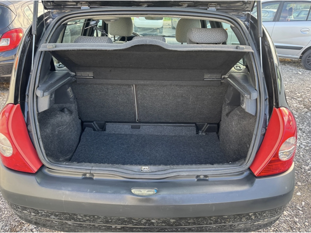 Renault Clio 1.4i - автомобили, коли, обяви за нови и употребявани 8