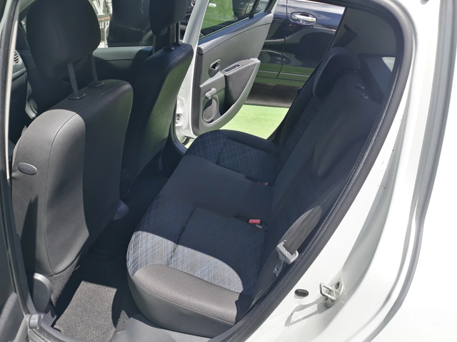 Renault Clio 1.5dCi - автомобили, коли, обяви за нови и употребявани 8