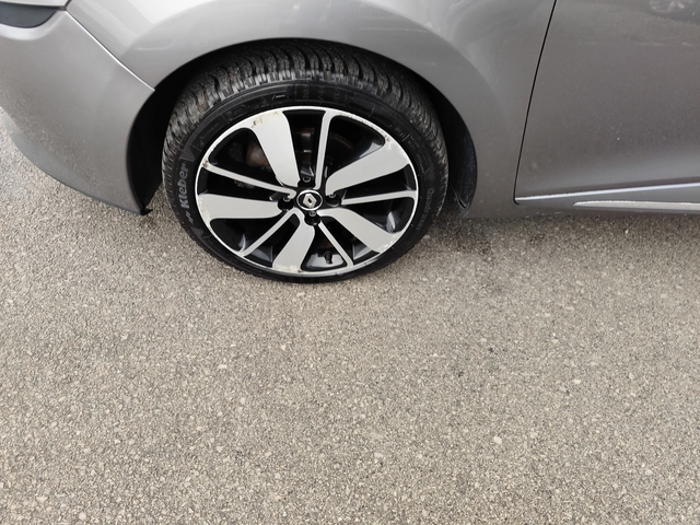 Renault Clio 1.5DCi* DUEL* EURO6B* LED* NAVI* - автомобили, коли, обяви за нови и употребявани 14