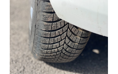 Renault Clio 1.2i - автомобили, коли, обяви за нови и употребявани 8