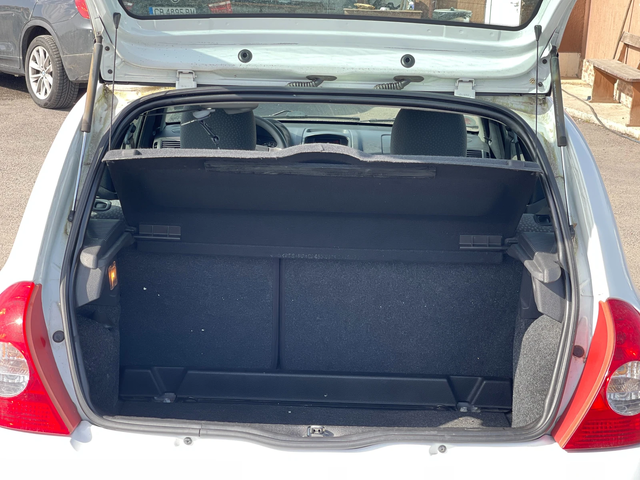 Renault Clio 1.2i - автомобили, коли, обяви за нови и употребявани 9