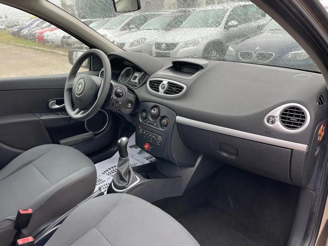 Renault Clio 1.5DCI-FEIS-ITALIA - автомобили, коли, обяви за нови и употребявани 4