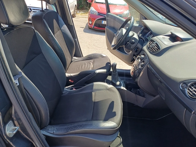 Renault Clio 1.2i  R - автомобили, коли, обяви за нови и употребявани 13