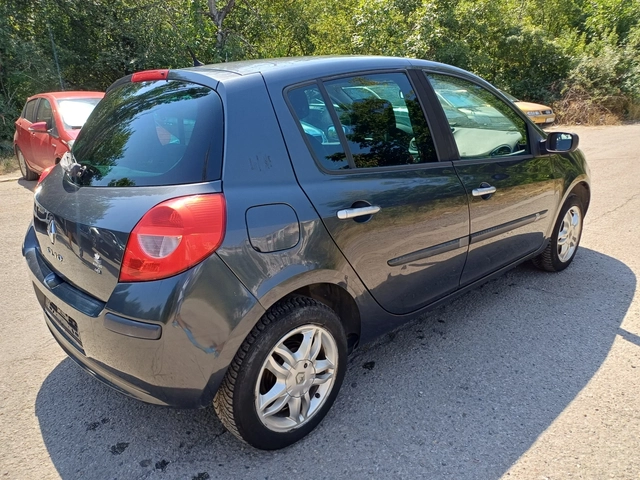 Renault Clio 1.2i  R - автомобили, коли, обяви за нови и употребявани 4