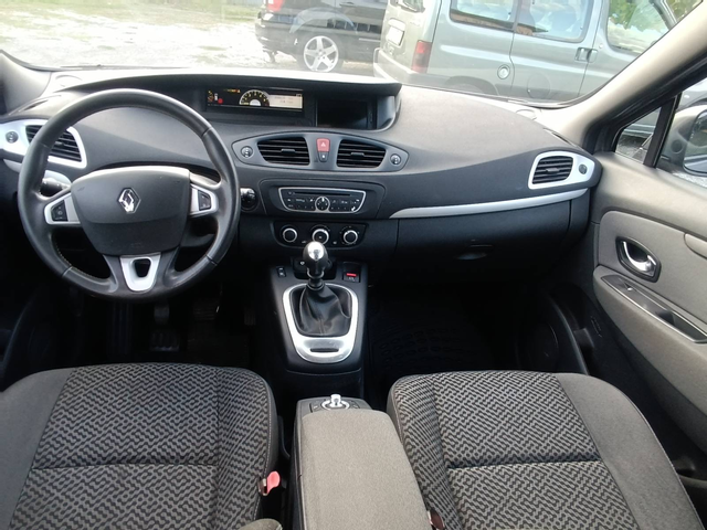 Renault Grand scenic 1500DCi - автомобили, коли, обяви за нови и употребявани 10