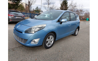 renault-grand-scenic - 0