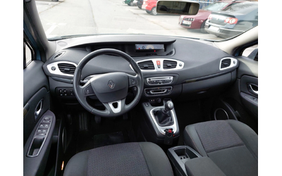 renault-grand-scenic - 5