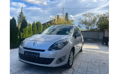 renault-grand-scenic - 0