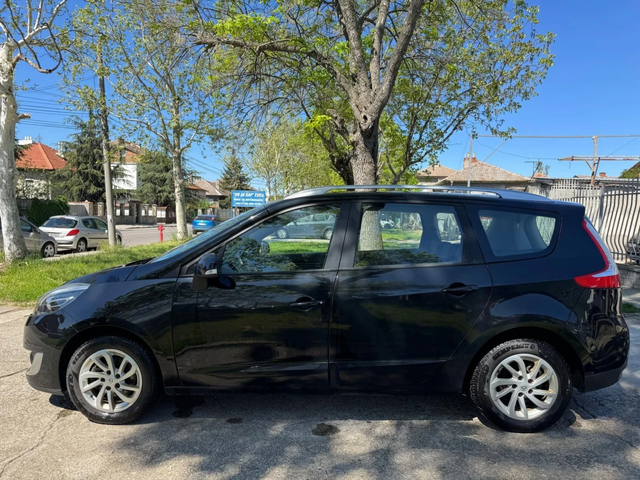Renault Grand scenic - автомобили, коли, обяви за нови и употребявани 9