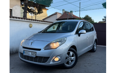 renault-grand-scenic - 0