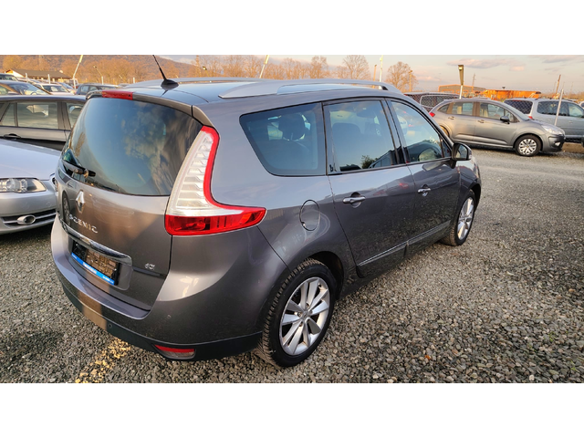 Renault Grand Scenic - автомобили, коли, обяви за нови и употребявани 2