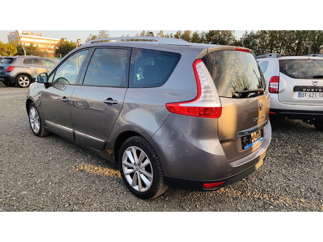 Renault Grand Scenic - автомобили, коли, обяви за нови и употребявани 3